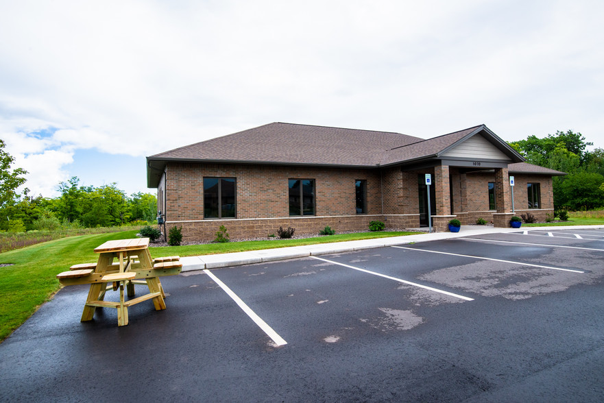 1070 Commerce Dr, Marquette, MI à louer - Photo principale – Image 1 sur 4