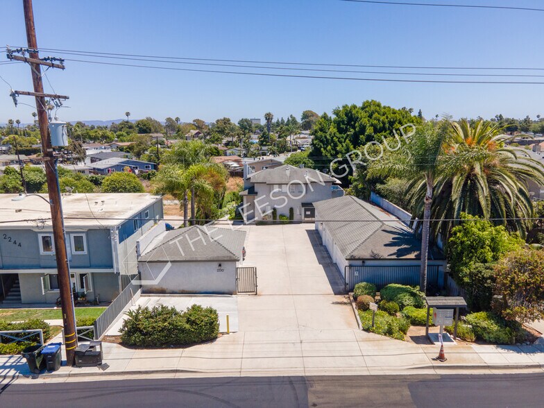 2230 Canyon Dr, Costa Mesa, CA à vendre - Photo de l’immeuble – Image 3 sur 11