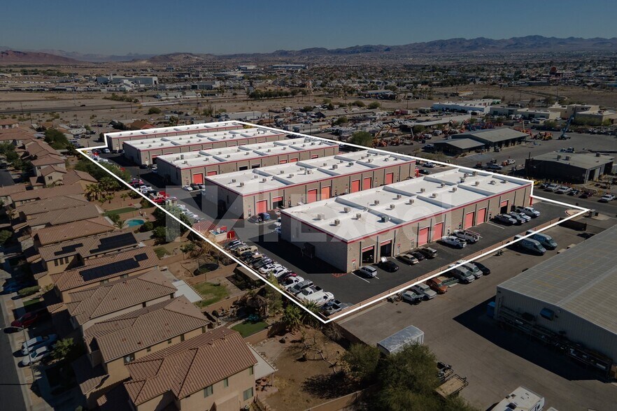 Desert Canyon Business Center portefeuille de 5 biens à vendre sur LoopNet.fr - Photo de l’immeuble – Image 2 sur 16