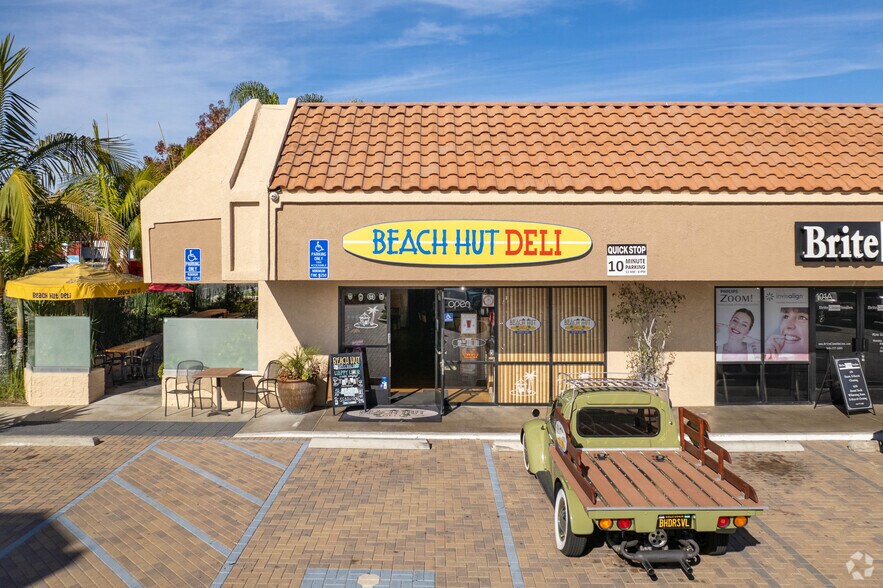 488 E 17th St, Costa Mesa, CA à louer - Photo de l’immeuble – Image 3 sur 5