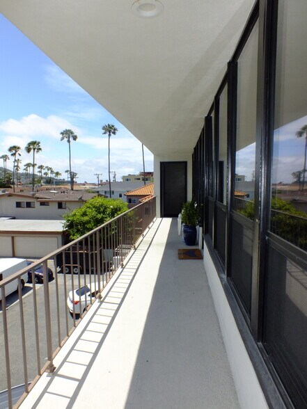 1801 S Catalina Ave, Redondo Beach, CA à louer - Photo de l’immeuble – Image 3 sur 11