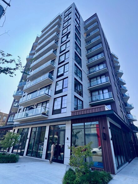 65 McWhorter St, Newark, NJ à louer - Photo de l’immeuble – Image 1 sur 8