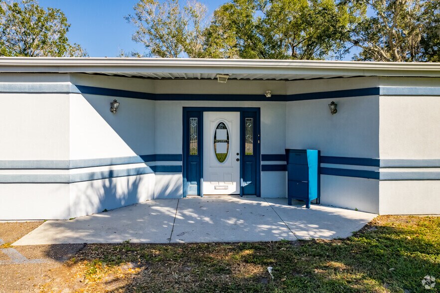 15411 N Florida Ave, Tampa, FL à louer - Photo de l’immeuble – Image 3 sur 5