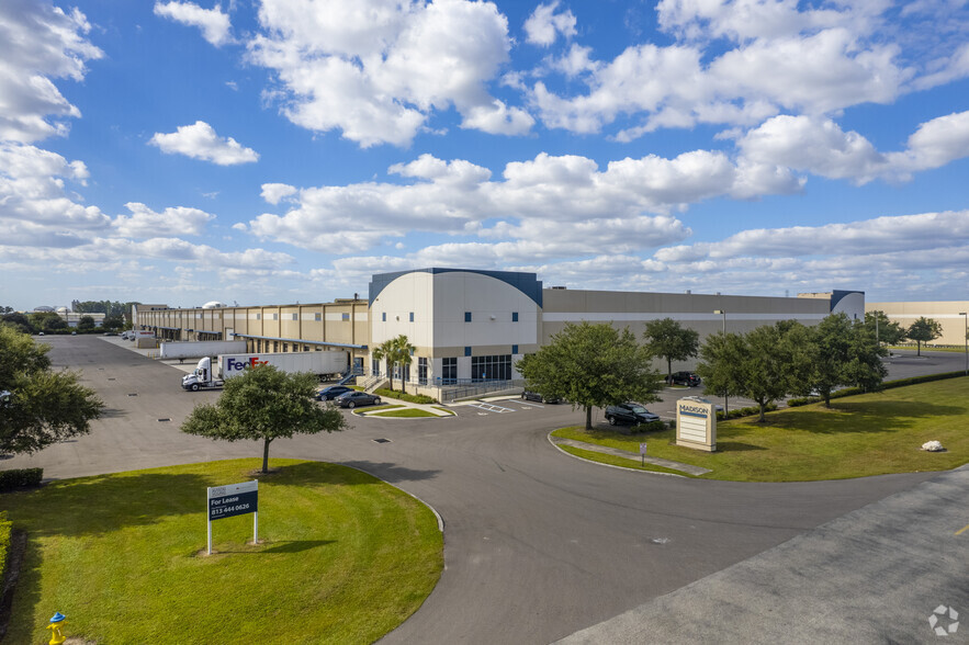 4531-4561 Madison Industrial Ln, Tampa, FL à louer - Photo de l’immeuble – Image 2 sur 9