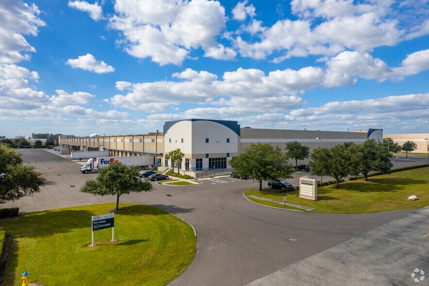 4531-4561 Madison Industrial Ln, Tampa, FL à louer - Photo de l’immeuble – Image 3 sur 10