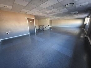 Local d’activités dans Saint-Priest à louer Photo intérieure– Image 1 sur 3