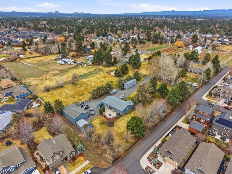61904 & 61894 Pettigrew Rd, Bend, OR à vendre - Photo de l’immeuble – Image 3 sur 13
