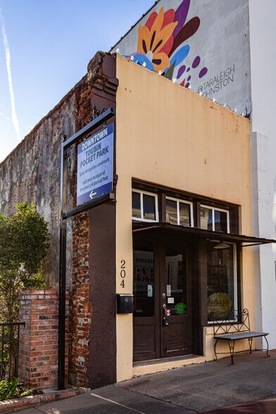 204 S Park St, Brenham, TX à louer - Photo de l’immeuble – Image 3 sur 15