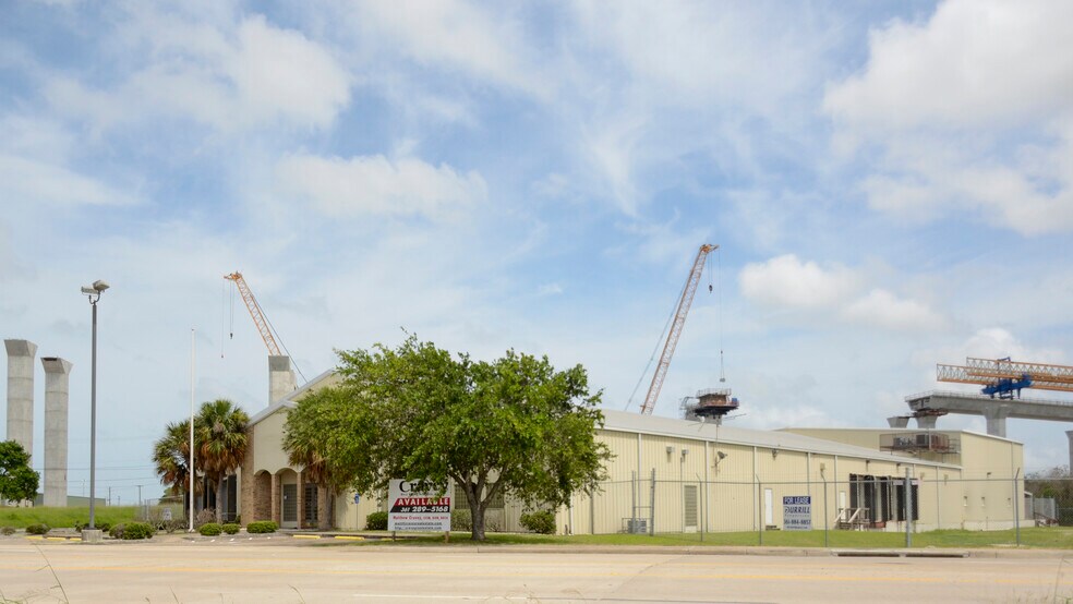 2506 N Port Ave, Corpus Christi, TX à louer - Photo de l’immeuble – Image 2 sur 6