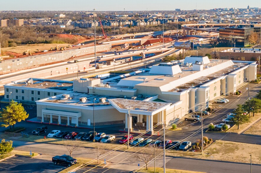 6200 N Robinson Ave, Oklahoma City, OK à vendre - Photo de l’immeuble – Image 1 sur 19
