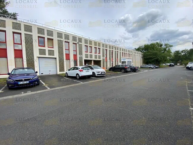 Plus de détails pour Local d'activités à louer