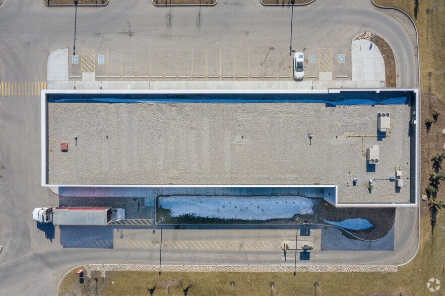 38 St, Calgary, AB à louer - Aérien – Image 2 sur 3