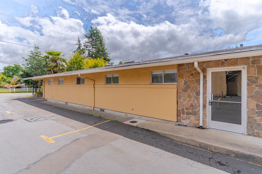 151 W Washington St, Stayton, OR à louer - Photo de l’immeuble – Image 3 sur 44