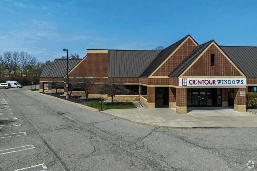 2211 Auburn Rd, Auburn Hills, MI à louer - Photo principale – Image 1 sur 6