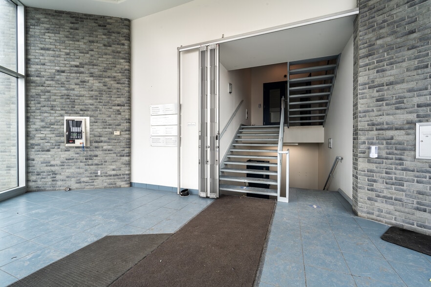 13200 Boul Métropolitain E, Montréal, QC à vendre - Photo intérieure – Image 3 sur 27