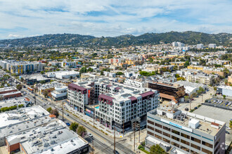 6933 Santa Monica Blvd, Los Angeles, CA - VUE AÉRIENNE  vue de carte