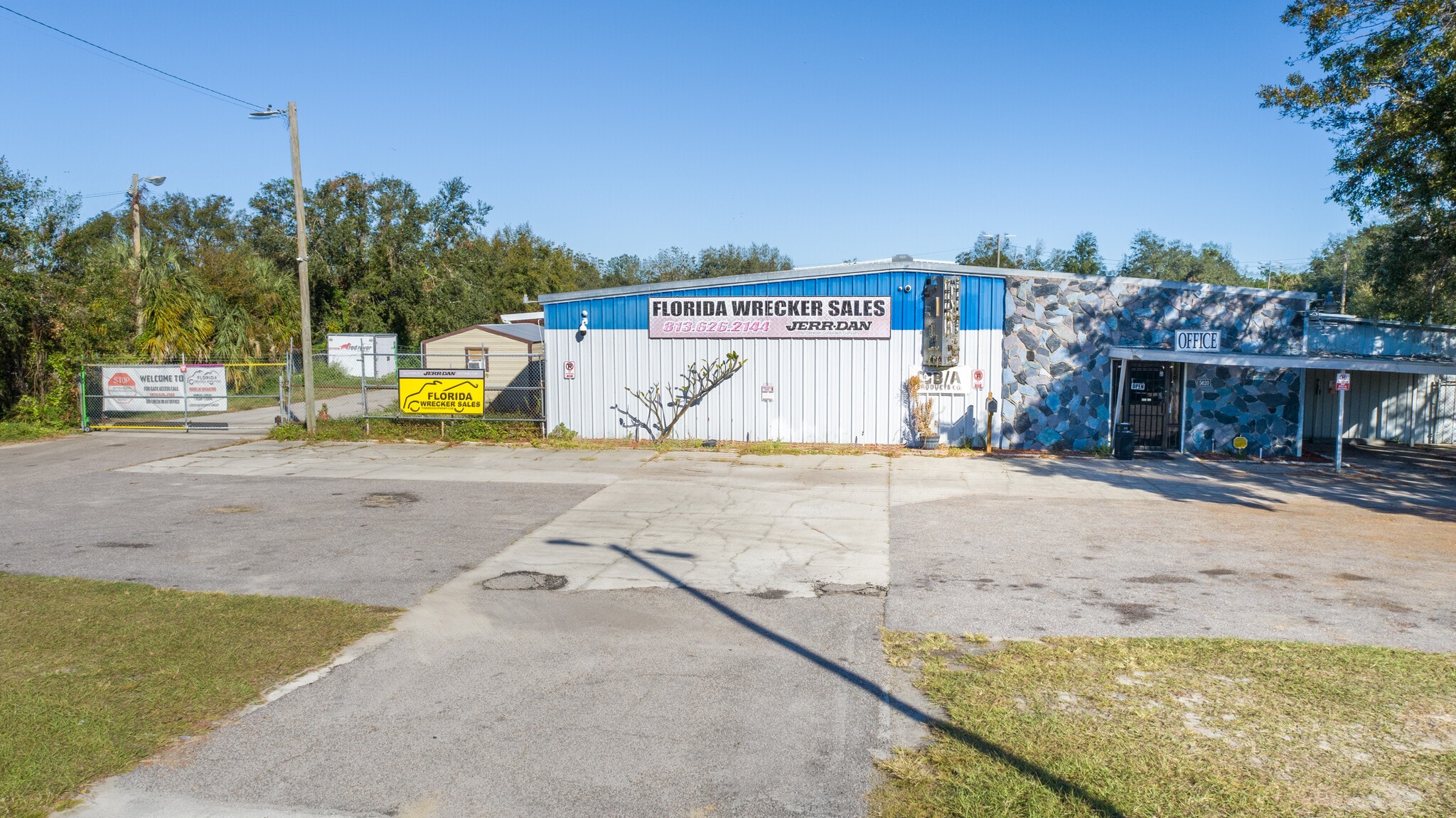 5620 E Dr Martin Luther King Jr Blvd, Tampa, FL à vendre Photo principale– Image 1 sur 13