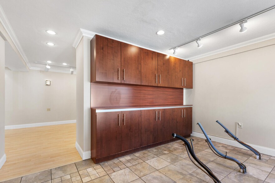 231 Bedford St, Lexington, MA à vendre - Photo de l’immeuble – Image 2 sur 5