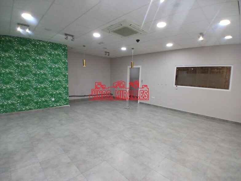 Local commercial dans Novelda, Alicante à vendre - Photo intérieure – Image 3 sur 7