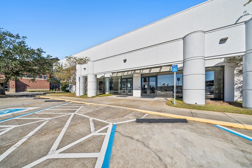 638 Harrison Ave, Panama City, FL à louer - Photo de l’immeuble – Image 1 sur 15