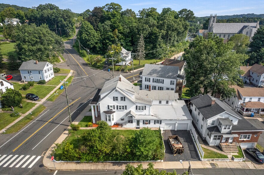 444-445 West St, Bristol, CT à vendre - Photo de l’immeuble – Image 3 sur 9