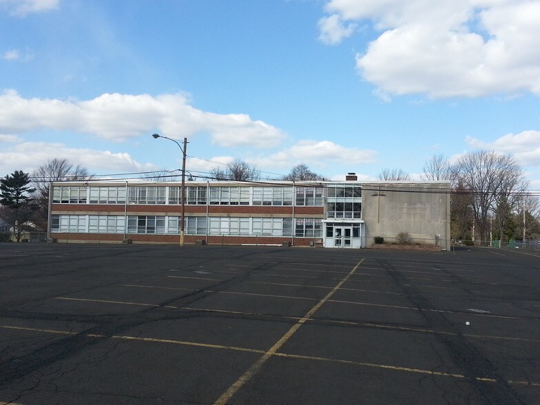 40 Valley Rd, Warrington, PA à louer - Photo principale – Image 1 sur 3