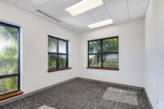 9530 Marketplace Rd, Fort Myers, FL à louer Photo intérieure– Image 1 sur 1