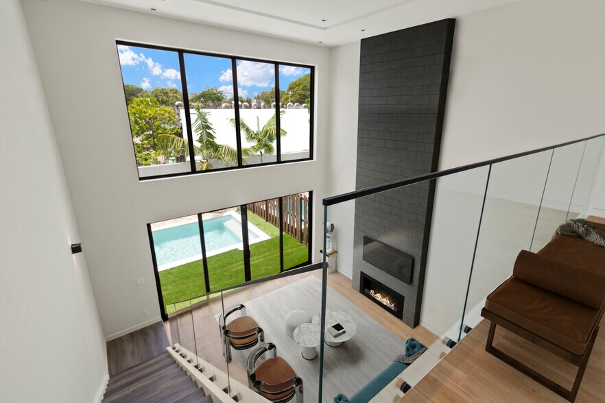 420 NE 62nd St, Miami, FL à vendre - Photo de l’immeuble – Image 1 sur 25