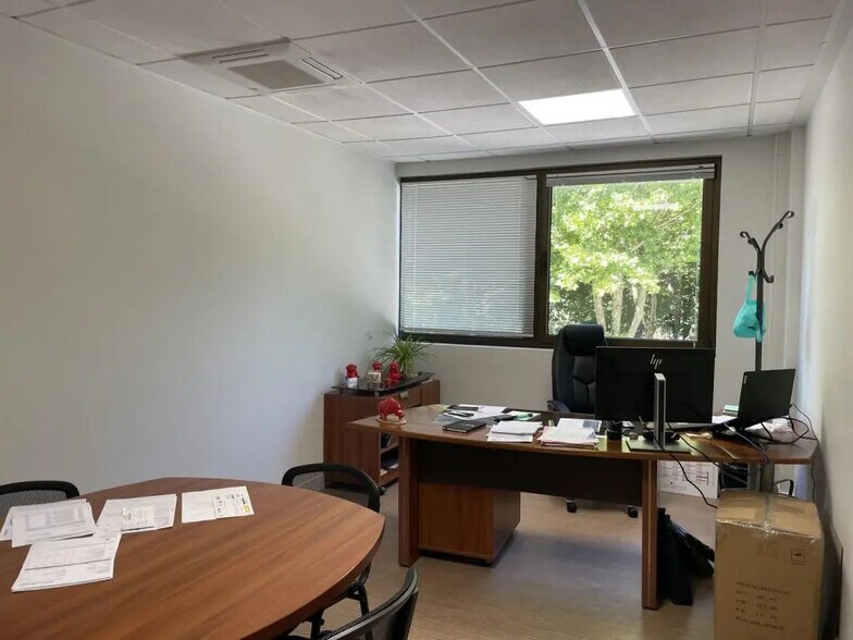 Bureau dans Collégien à louer - Photo de l’immeuble – Image 2 sur 3