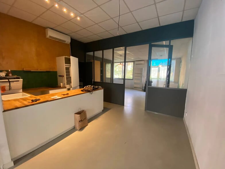 Local commercial dans Marseille à vendre - Photo intérieure – Image 2 sur 6