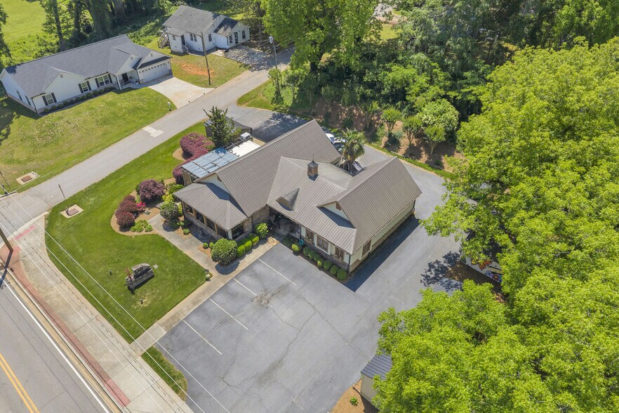 498 Level Grove Rd, Cornelia, GA à vendre - Photo de l’immeuble – Image 1 sur 19