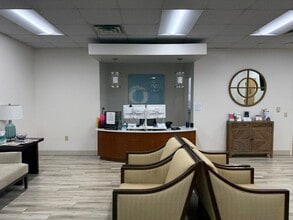 1002 N Church St, Greensboro, NC à louer Photo de l’immeuble– Image 1 sur 8