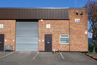Albury Clos, Reading à louer Photo de l’immeuble– Image 1 sur 10