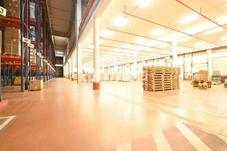 Industriel/Logistique dans Saint-Quentin-Fallavier à vendre Photo de l’immeuble– Image 1 sur 3