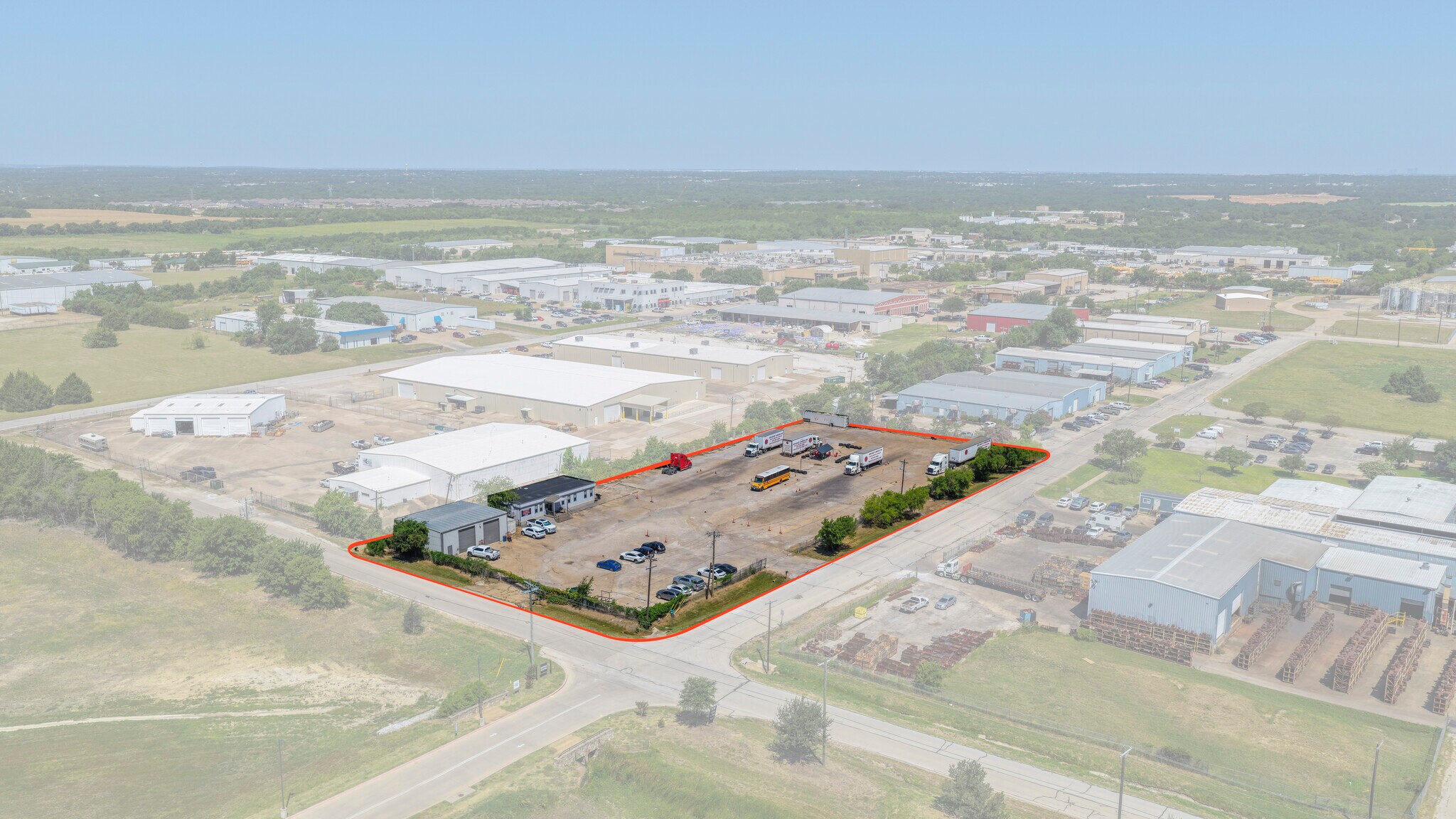 950 Trinity Dr, Mansfield, TX à louer Photo de l’immeuble– Image 1 sur 36
