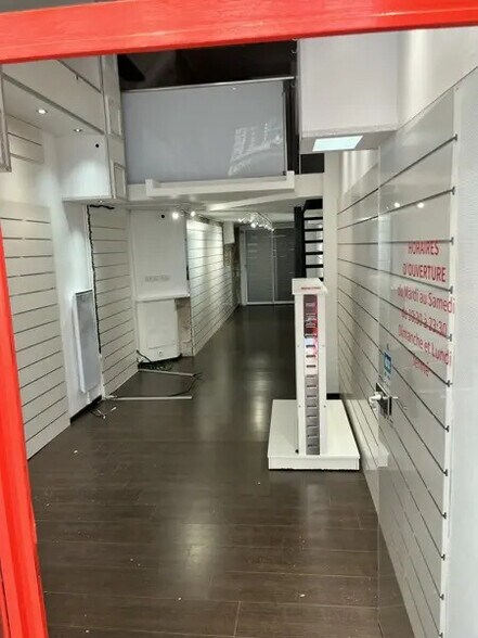 Local commercial dans Lyon à louer - Photo de l’immeuble – Image 2 sur 8