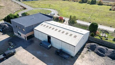 Tremblay-les-Villages, EEL - Vue aérienne  vue de carte