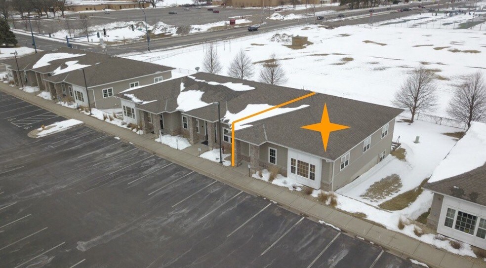 2167 Northdale Blvd NW, Coon Rapids, MN à vendre - Photo de l’immeuble – Image 3 sur 17