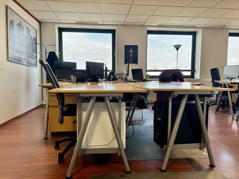 Bureau dans Villeurbanne à louer - Photo de l’immeuble – Image 3 sur 10