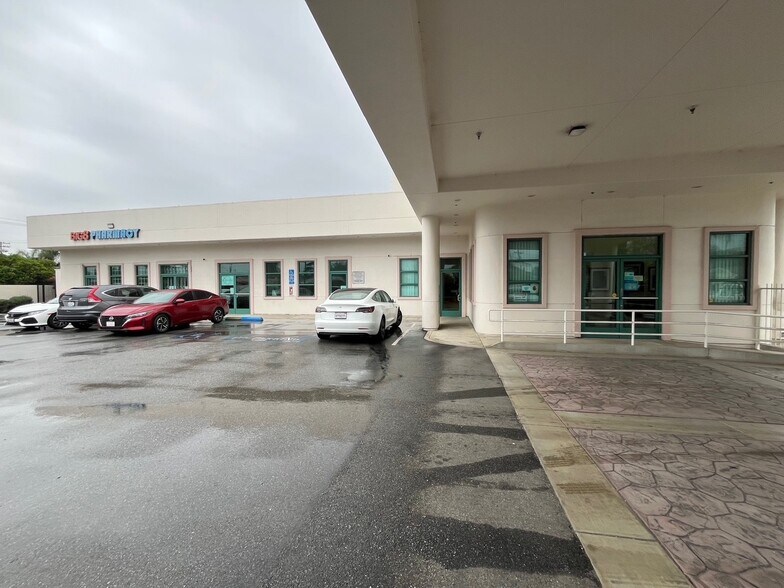 4318 Maine Ave, Baldwin Park, CA à louer - Photo de l’immeuble – Image 3 sur 13