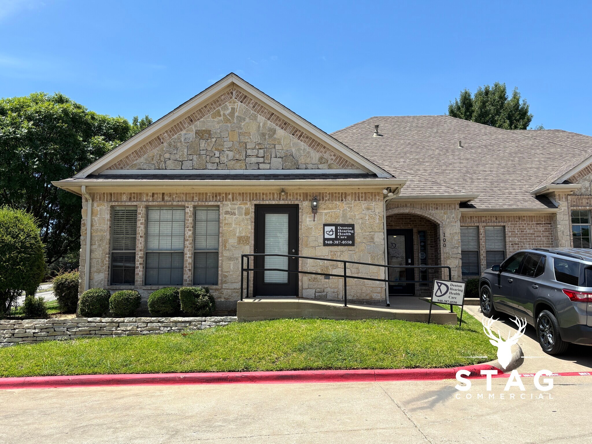 2540 Lillian Miller Pky, Denton, TX à louer Photo de l’immeuble– Image 1 sur 24