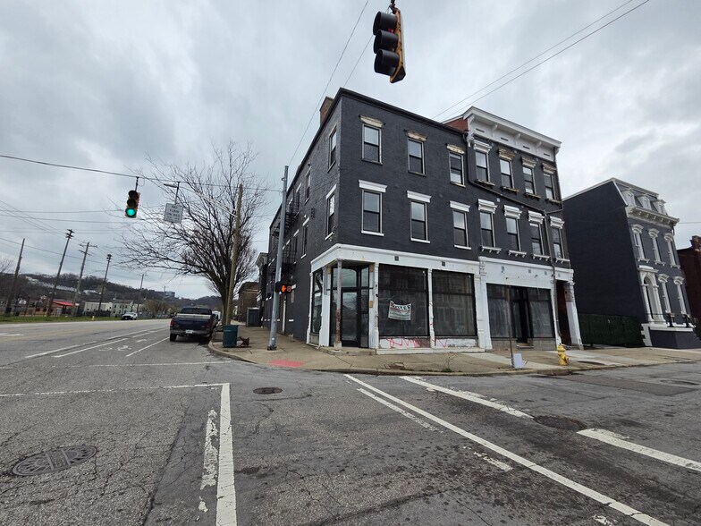 2022-2024 Freeman Ave, Cincinnati, OH à louer - Photo principale – Image 1 sur 6