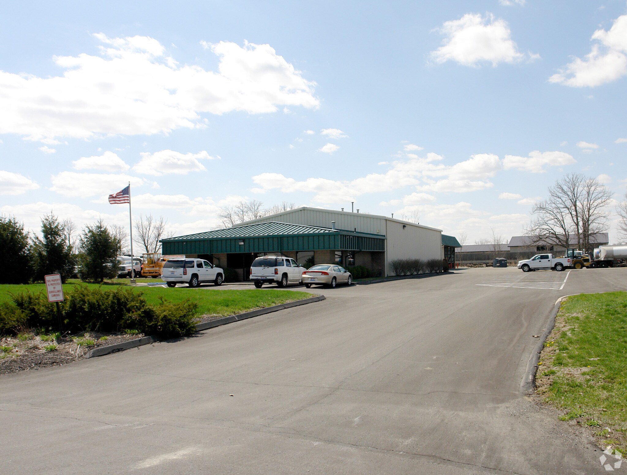 7475 Montgomery Dr, Plain City, OH à louer Photo principale– Image 1 sur 3