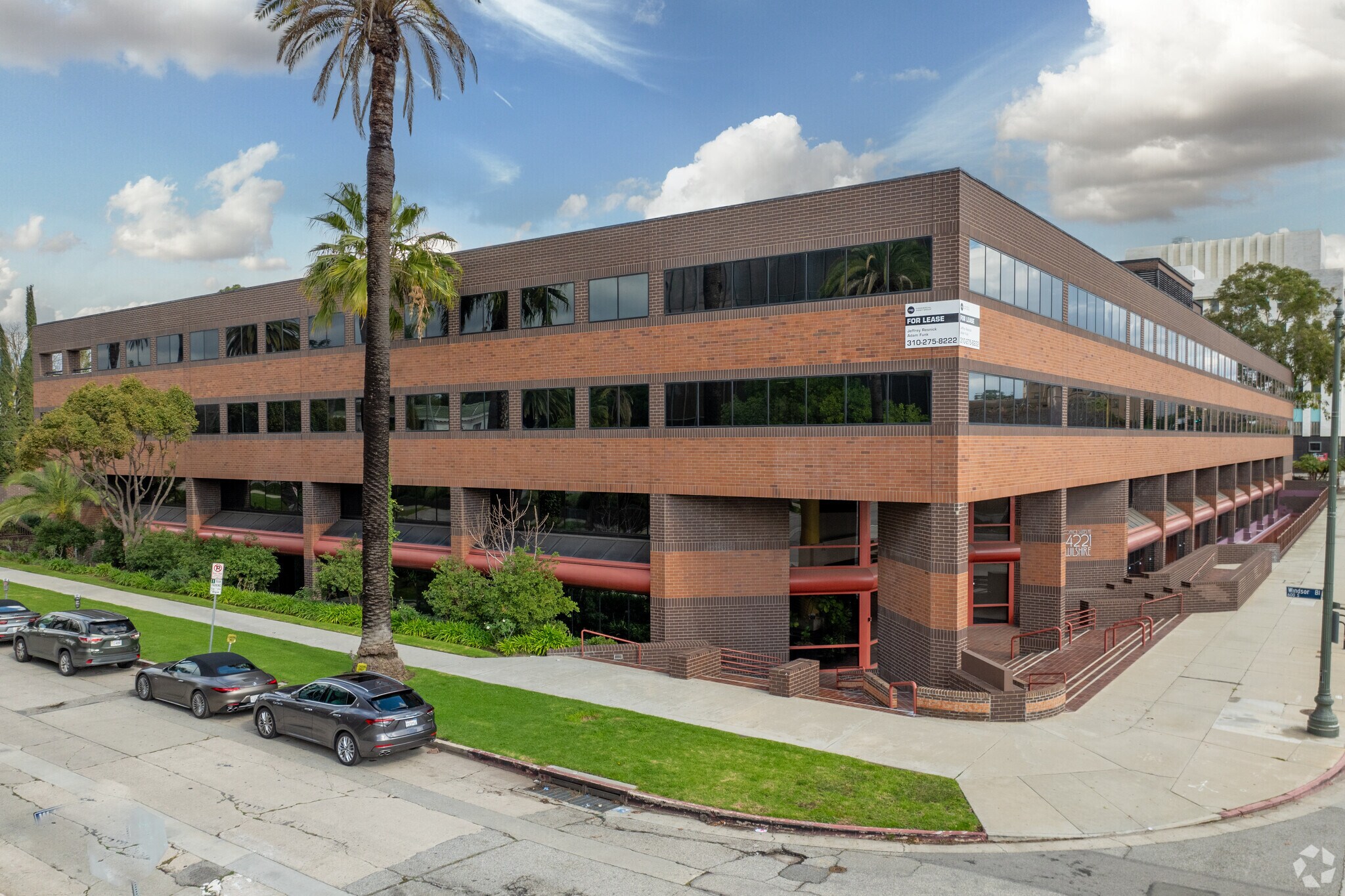 4221 Wilshire Blvd, Los Angeles, CA à louer Photo principale– Image 1 sur 46