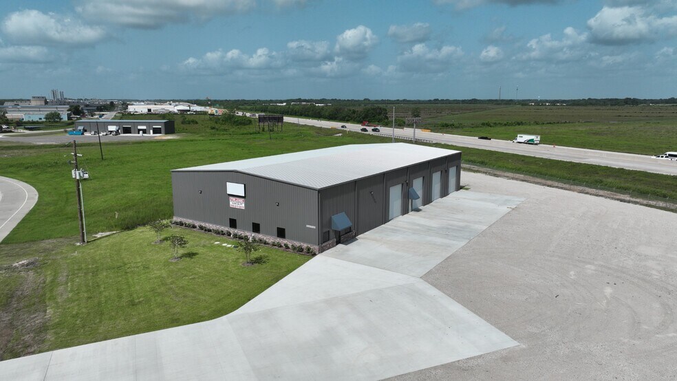 8850 Industrial Pky, Beaumont, TX à louer - Photo de l’immeuble – Image 2 sur 28