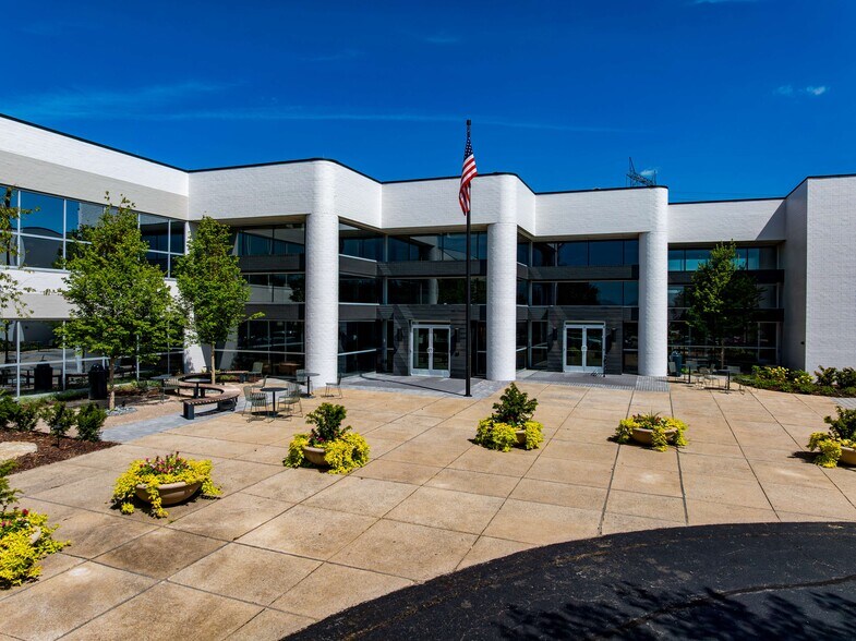 7100 Commerce Way, Brentwood, TN à louer - Photo principale – Image 1 sur 8