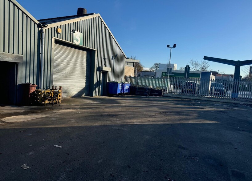 Harling Rd, Manchester à louer - Photo de l’immeuble – Image 1 sur 8