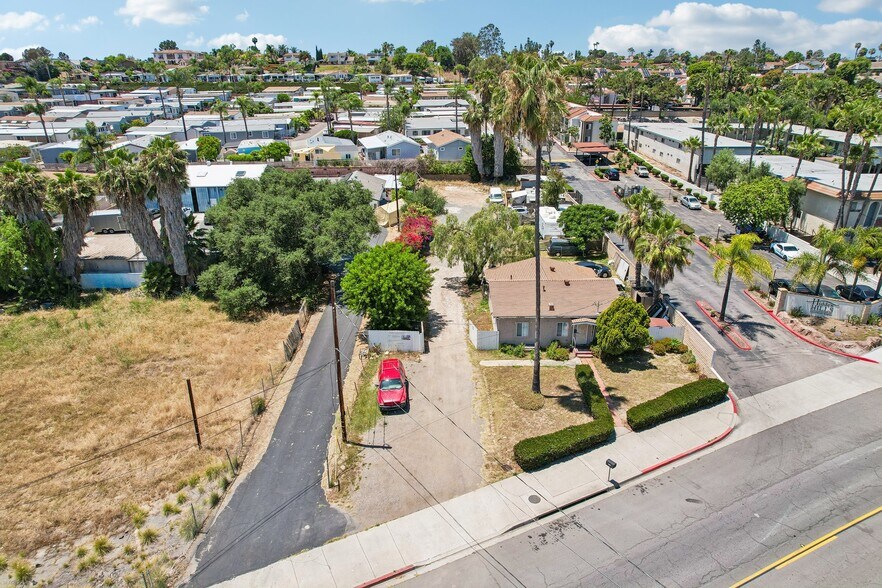 1570 N Santa Fe Ave, Vista, CA à vendre - Photo de l’immeuble – Image 2 sur 6