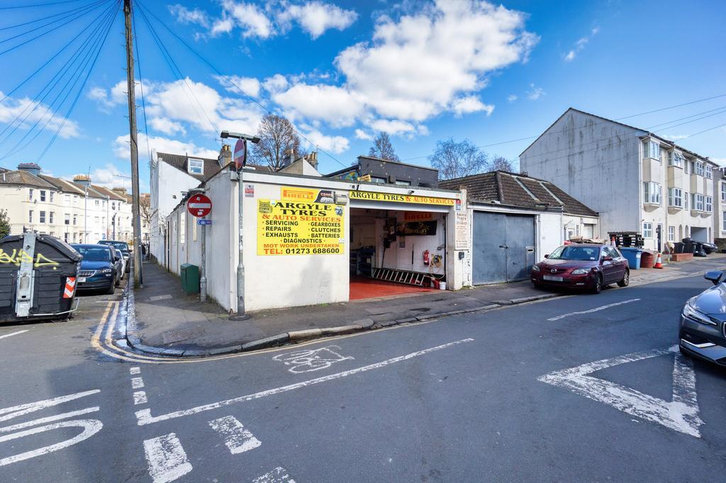 21A Campbell Rd, Brighton à louer Photo principale– Image 1 sur 8