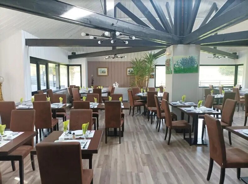 Local d'activités dans Quimper à vendre - Photo de l’immeuble – Image 2 sur 6